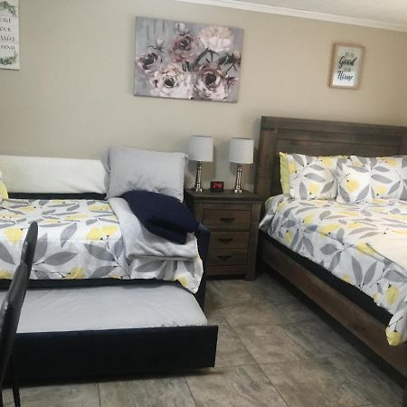 Just Like Being At Home- Newly Renovated Unit North Troy Bagian luar foto