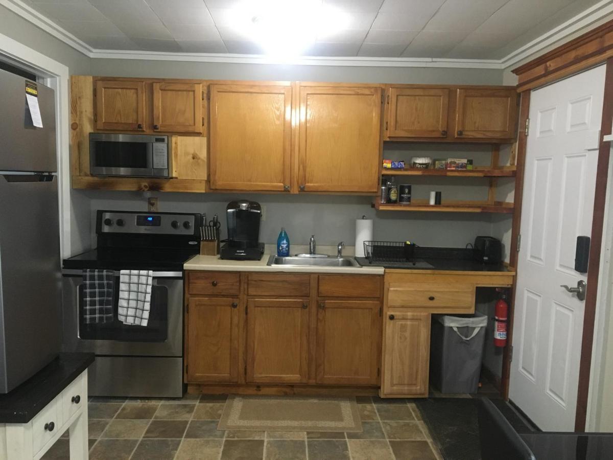 Just Like Being At Home- Newly Renovated Unit North Troy Bagian luar foto